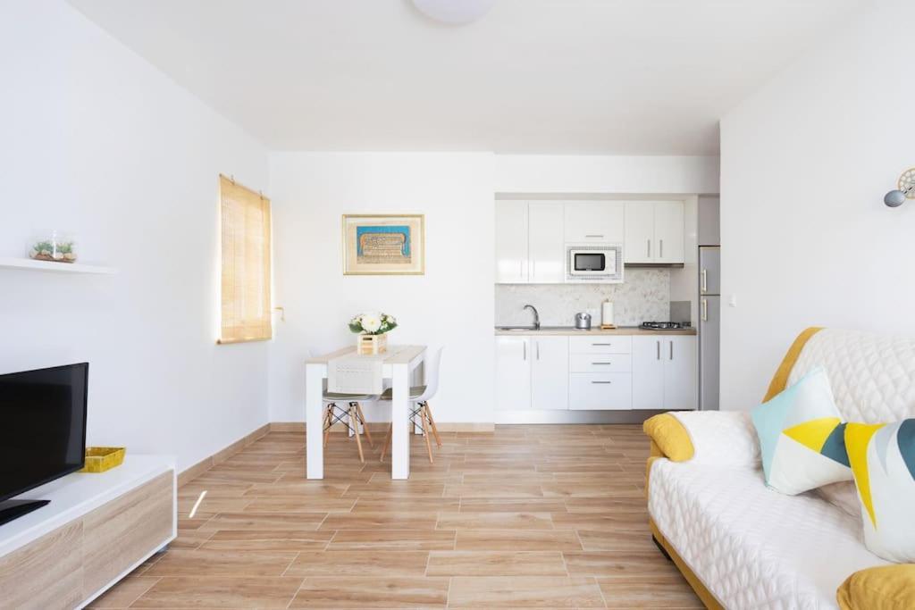 Vivienda Vacacional Rosaini ลอส กริสเตียนอส ภายนอก รูปภาพ